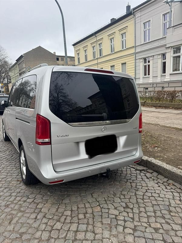 Gebraucht Mercedes V220 163 PS (119 kW) 2014 Silber Van / Kleinbus