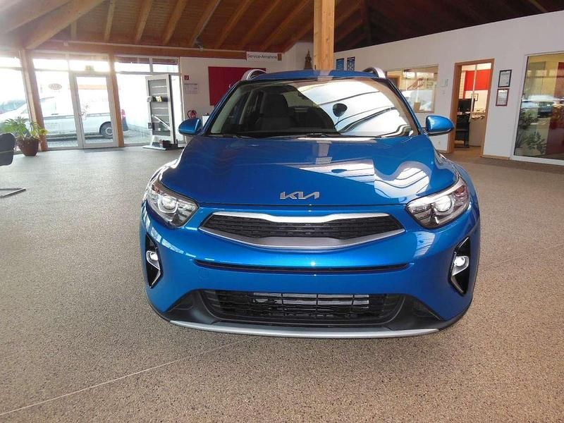 Bathysblau Gebraucht 2023 Kia Stonic Comfort SUV | 21.000 € (Teuer) - Bild 1/4
