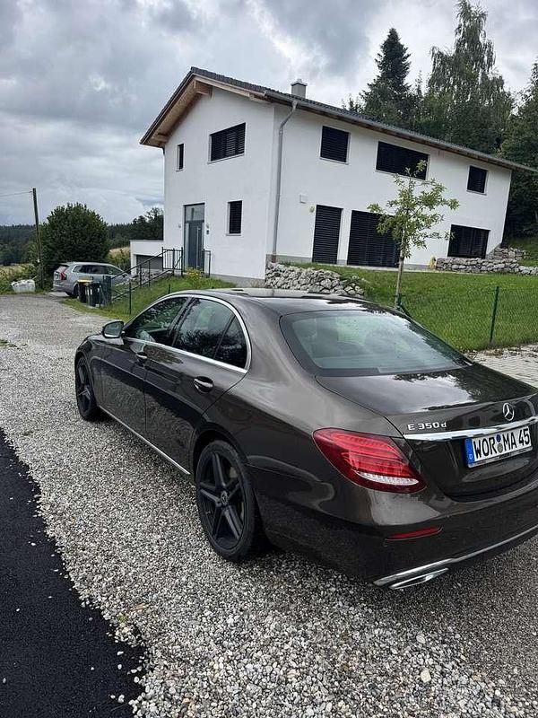 Gebraucht Mercedes E350 Avantgarde 258 PS (189 kW) 2017 Limousine