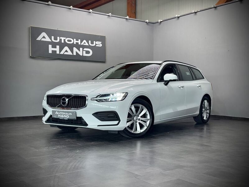 Ice white, solid / solid Gebraucht 2021 Volvo V60 Momentum Kombi | 25.990 € (Superpreis) - Bild 1/4