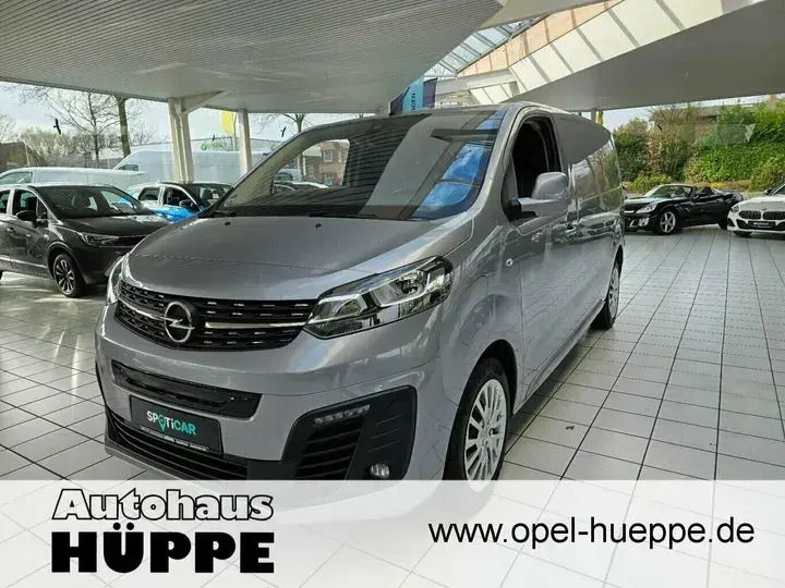 Jade weiss/arktis weiss Gebraucht 2021 Opel Vivaro-e Combi Van | 21.250 € - Bild 1/4