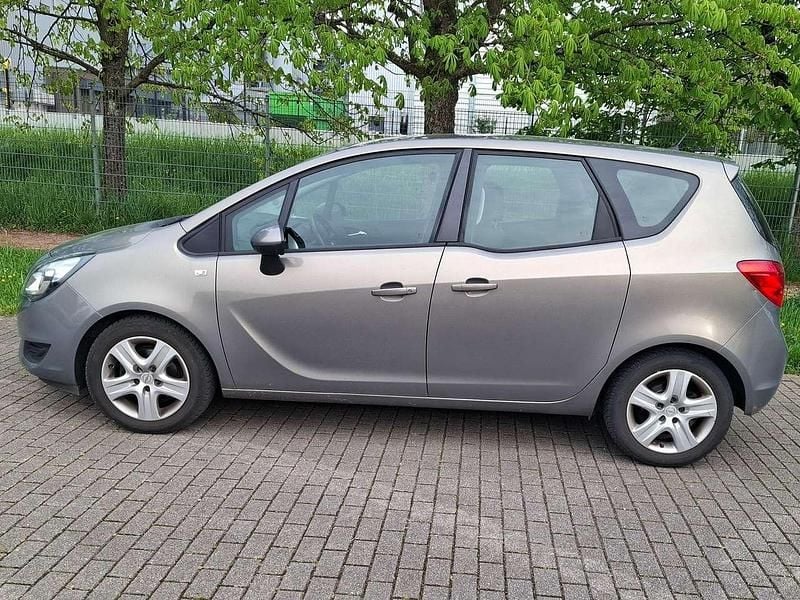 Usata Opel Meriva Edition 120 CV (88 kW) 2014 Grigio Monovolume