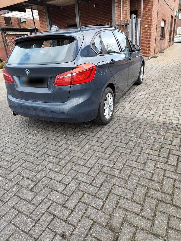 Gebraucht BMW 218 Active Tourer 136 PS (100 kW) 2015 Blau Van / Kleinbus