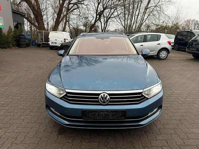 Gebraucht VW Passat Highline 150 PS (110 kW) 2017 Blau Kombi