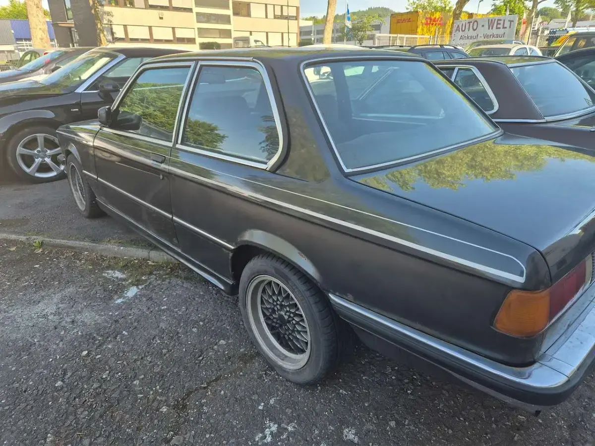 Gebraucht BMW 323 143 PS (105 kW) 1981 Antrazit met. Coupé