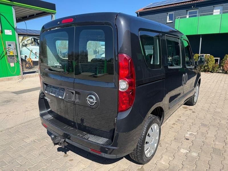 Gebraucht Opel Combo Edition 120 PS (88 kW) 2015 Schwarz Van / Kleinbus