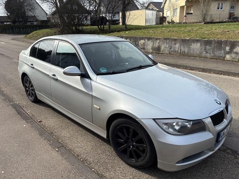 Gebraucht BMW 318 143 PS (105 kW) 2007 Silber Limousine