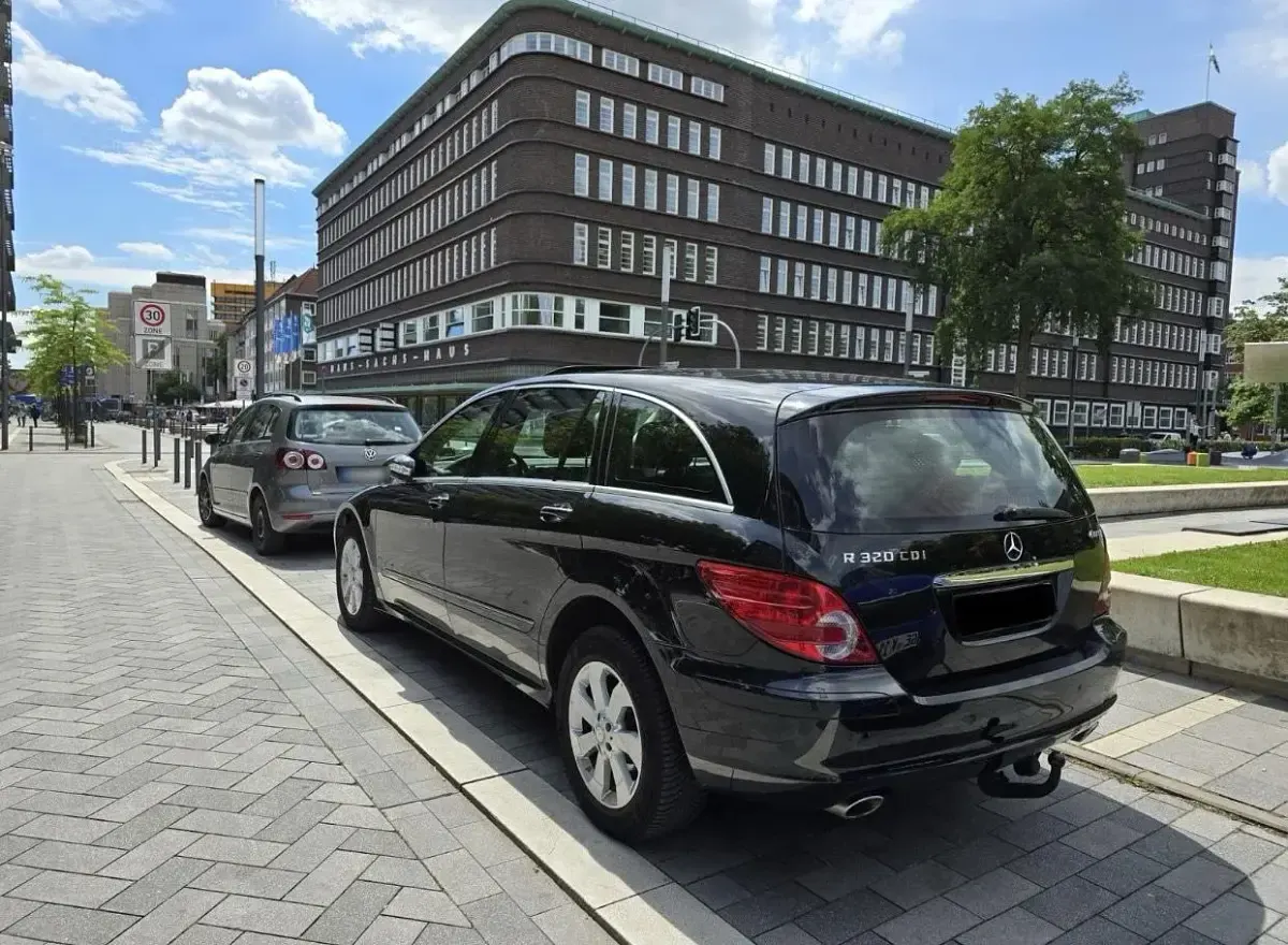 Gebraucht Mercedes R320 Edition 224 PS (164 kW) 2007 Schwarz Kombi