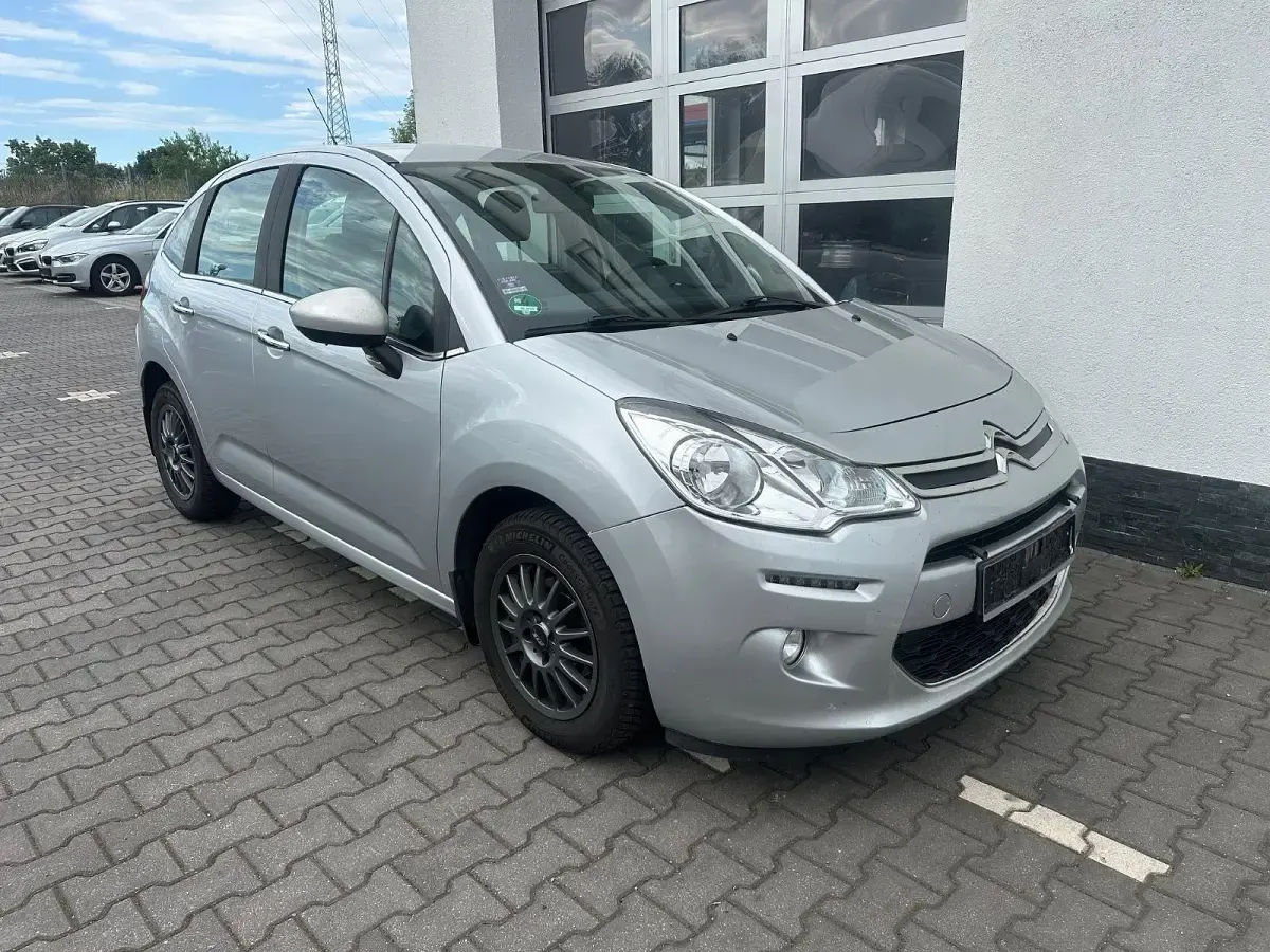 Gebraucht Citroën C3 SELECTION 82 PS (60 kW) 2016 Silber Kleinwagen