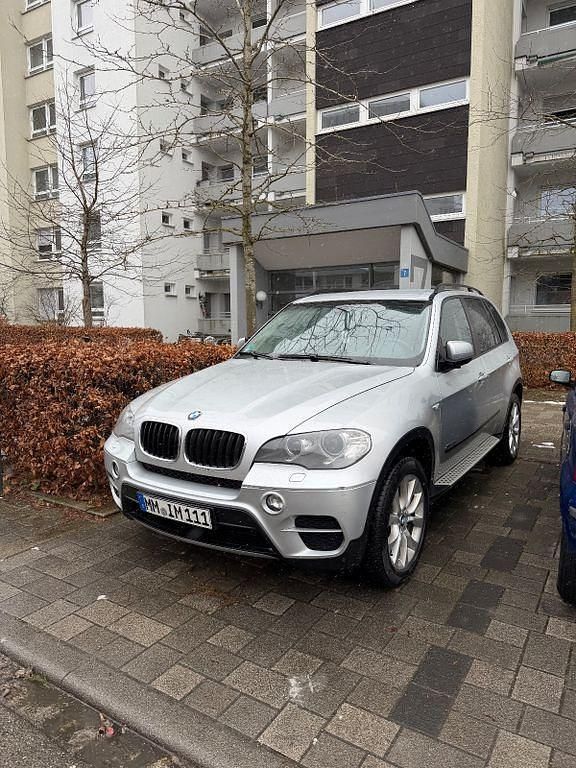 Grau Gebraucht 2011 BMW X5 SUV | 13.400 € (Fairer Preis) - Bild 1/4