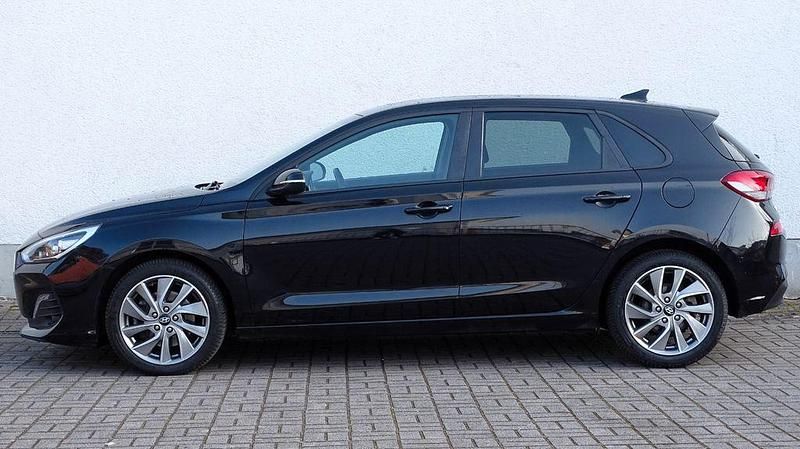 Gebraucht Hyundai i30 Passion Plus 140 PS (102 kW) 2018 Schwarz Limousine