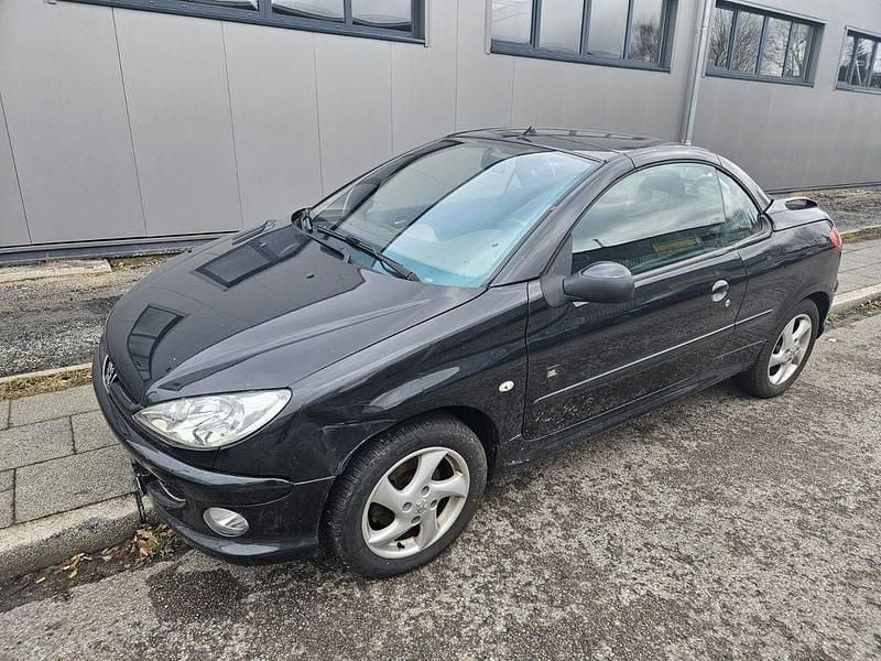 Gebraucht Peugeot 206 CC 109 PS (80 kW) 2006 Schwarz Cabrio