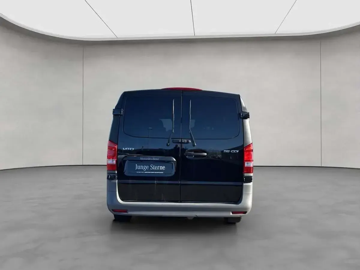 Gebraucht Mercedes Vito Marco Polo 163 PS (119 kW) 2024 Schwarz Van