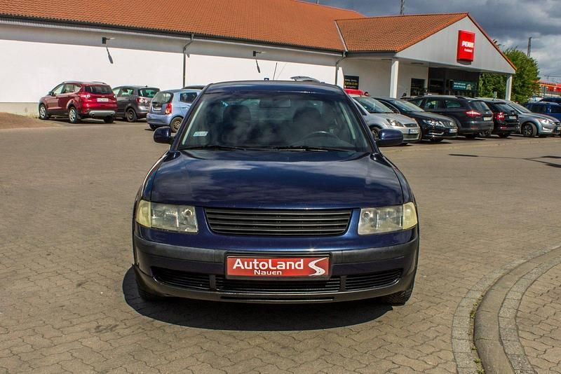 Gebraucht VW Passat Comfortline 110 PS (80 kW) 1997 Blau Limousine