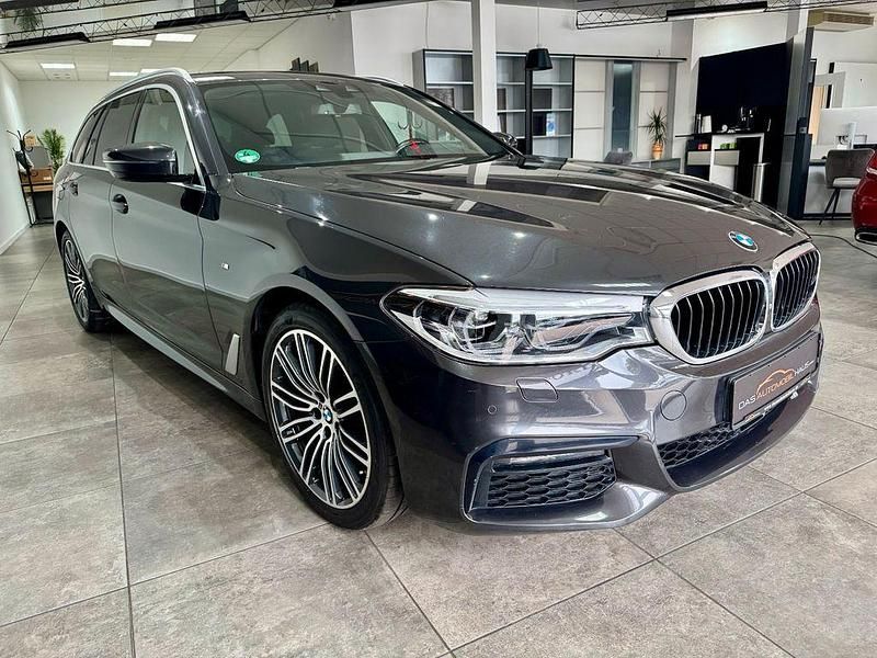 Grau Gebraucht 2019 BMW 540 M Sport Limousine | 32.980 € (Fairer Preis) - Bild 1/2