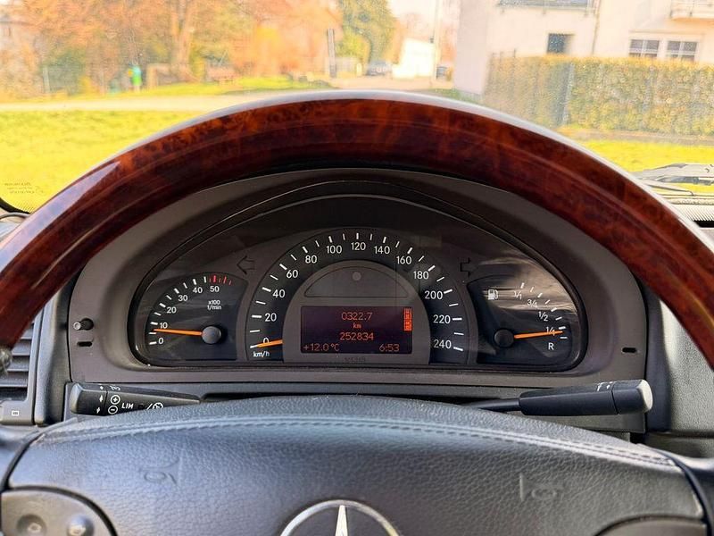 Gebraucht Mercedes G400 250 PS (183 kW) 2001 Silber SUV