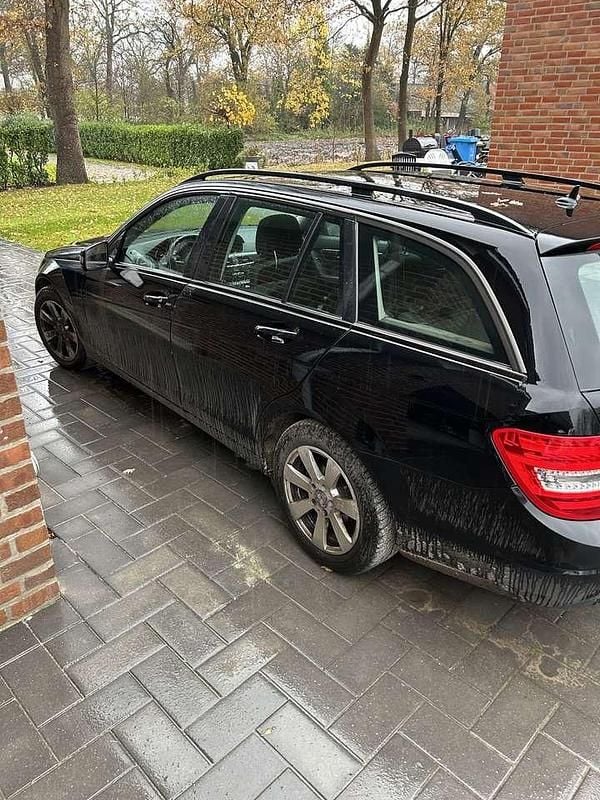 Schwarz Gebraucht 2013 Mercedes C200 Kombi | 8.250 € (Fairer Preis) - Bild 1/4