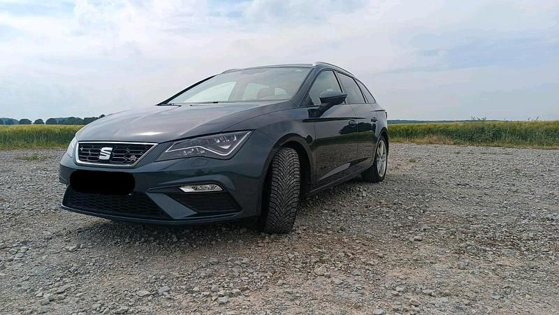 Grau Gebraucht 2020 Seat Leon FR Kombi | 16.999 € (Guter Preis) - Bild 1/4