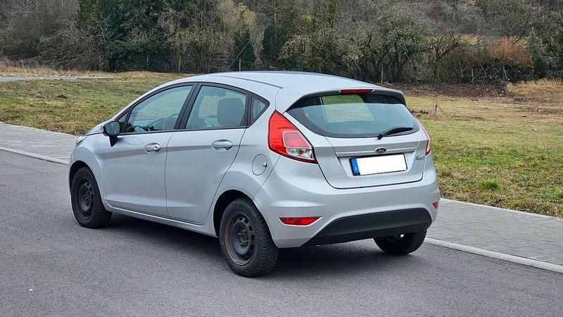 Gebraucht Ford Fiesta SYNC Edition 75 PS (55 kW) 2014 Silber Kleinwagen