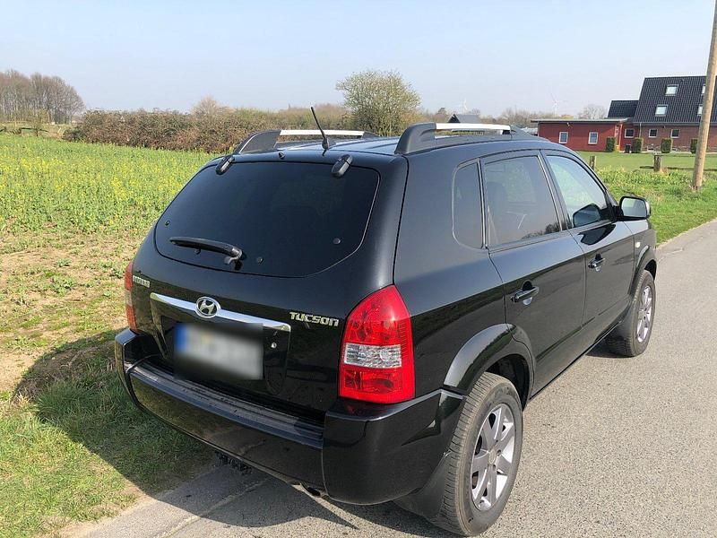 Gebraucht Hyundai Tucson 141 PS (103 kW) 2008 Schwarz SUV