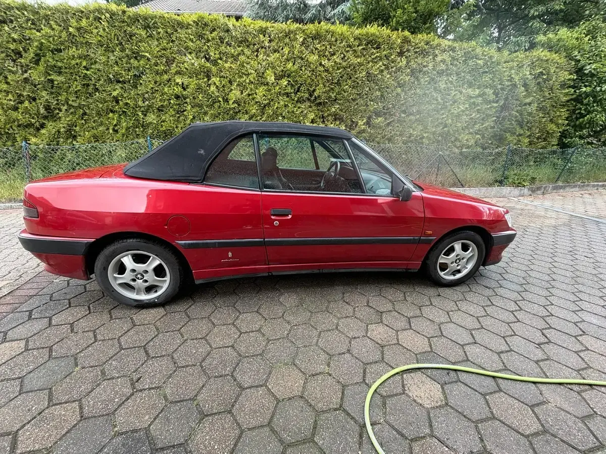 Gebraucht Peugeot 306 Cabriolet 101 PS (74 kW) 1995 Rot Cabrio