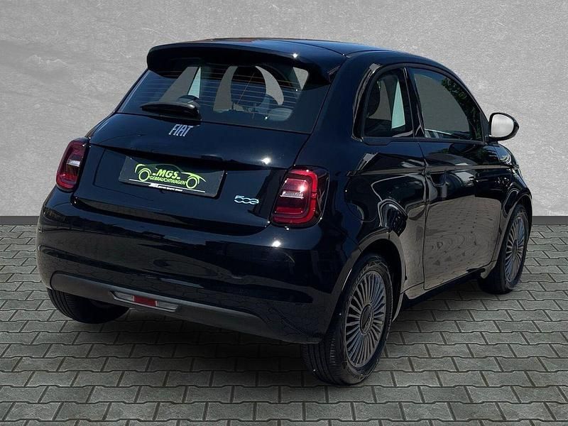 Gebraucht Fiat 500e Icon 69 kW (95 PS) 2023 Onyx schwarz Kleinwagen