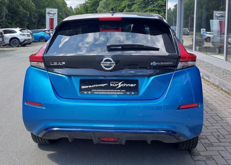 Gebraucht Nissan Leaf 110 kW (150 PS) 2021 Vivid blue m/black p Kleinwagen