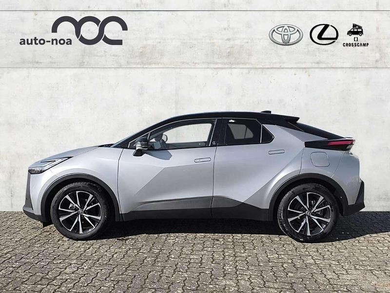 Gebraucht Toyota C-HR Team 140 PS (102 kW) 2024 Silver metallic (1l0)/ black ( SUV