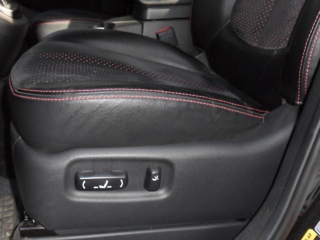 Gebraucht Kia Carens EX 190 PS (139 kW) 2008 Schwarz Van / Kleinbus