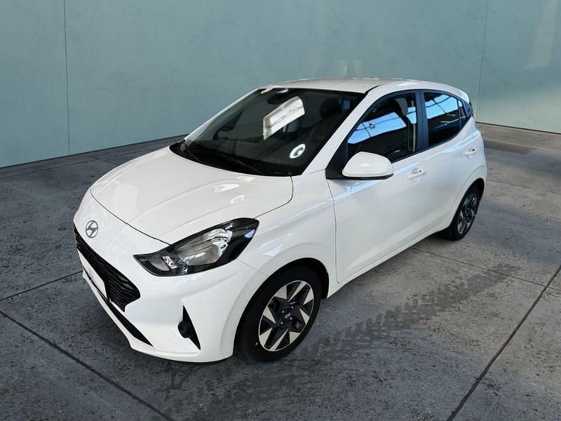 Weiß Gebraucht 2024 Hyundai i10 Trend Kleinwagen | 16.499 € (Fairer Preis) - Bild 1/4