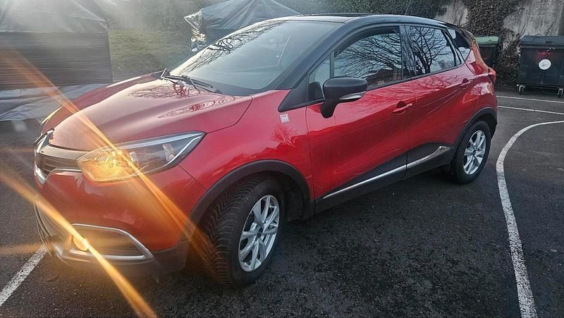 Gebraucht Renault Captur 120 PS (88 kW) 2015 Rot SUV