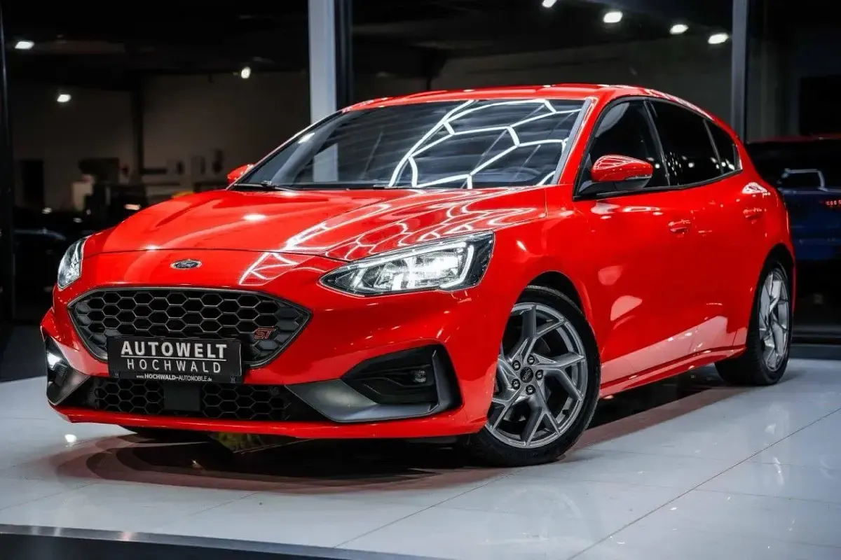 Gebraucht Ford Focus ST 190 PS (139 kW) 2020 Rot Limousine