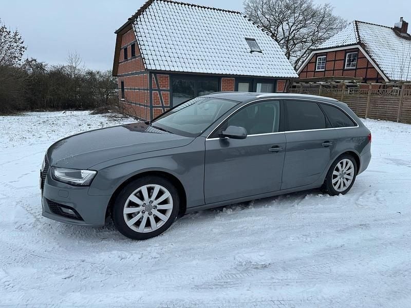 Grau Gebraucht 2012 Audi A4 Kombi | 8.690 € (Fairer Preis) - Bild 1/4