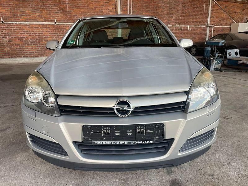 Gebraucht Opel Astra Edition 125 PS (91 kW) 2005 Silber Limousine