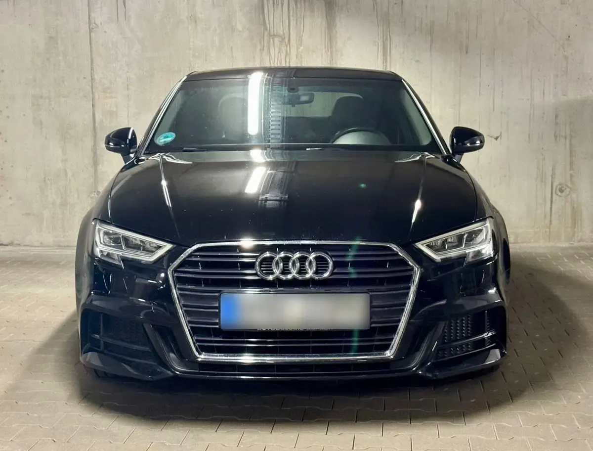 Second-hand Audi A3 S-Line 150 CP (110 kW) 2018 Negru Berlinǎ