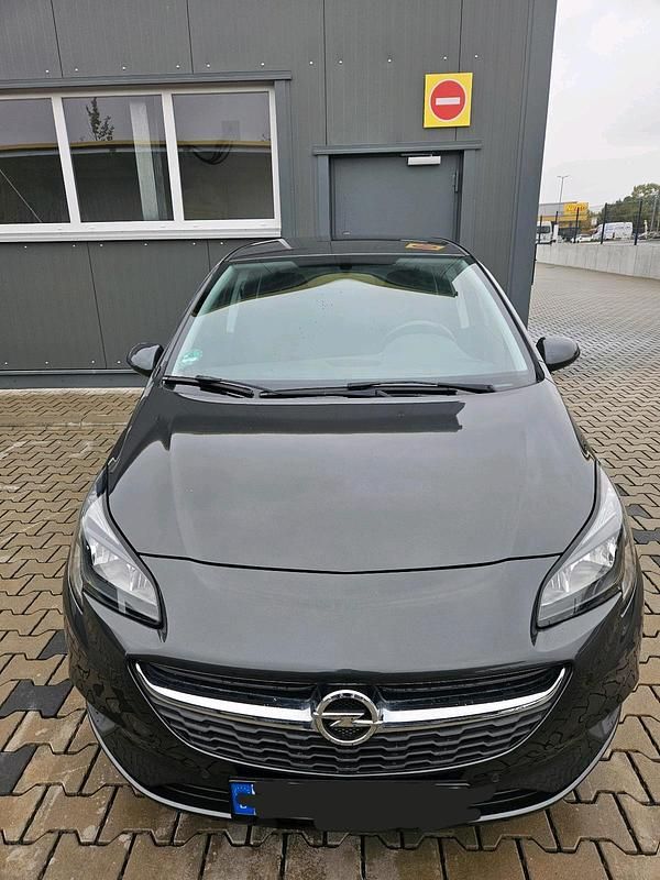 Grau Gebraucht 2018 Opel Corsa Limousine | 9.500 € - Bild 1/4