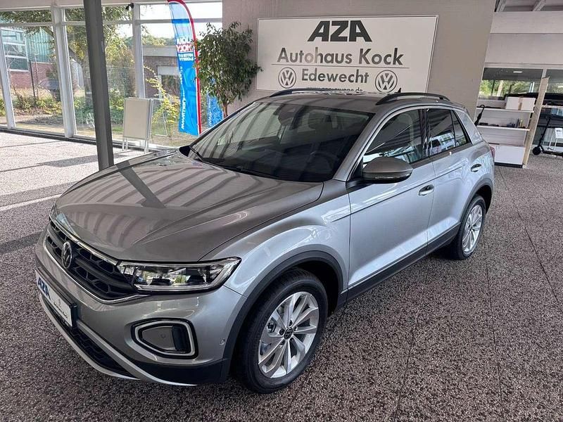 Pyritsilber metallic Gebraucht 2025 VW T-Roc Life SUV | 26.690 € (Guter Preis) - Bild 1/4