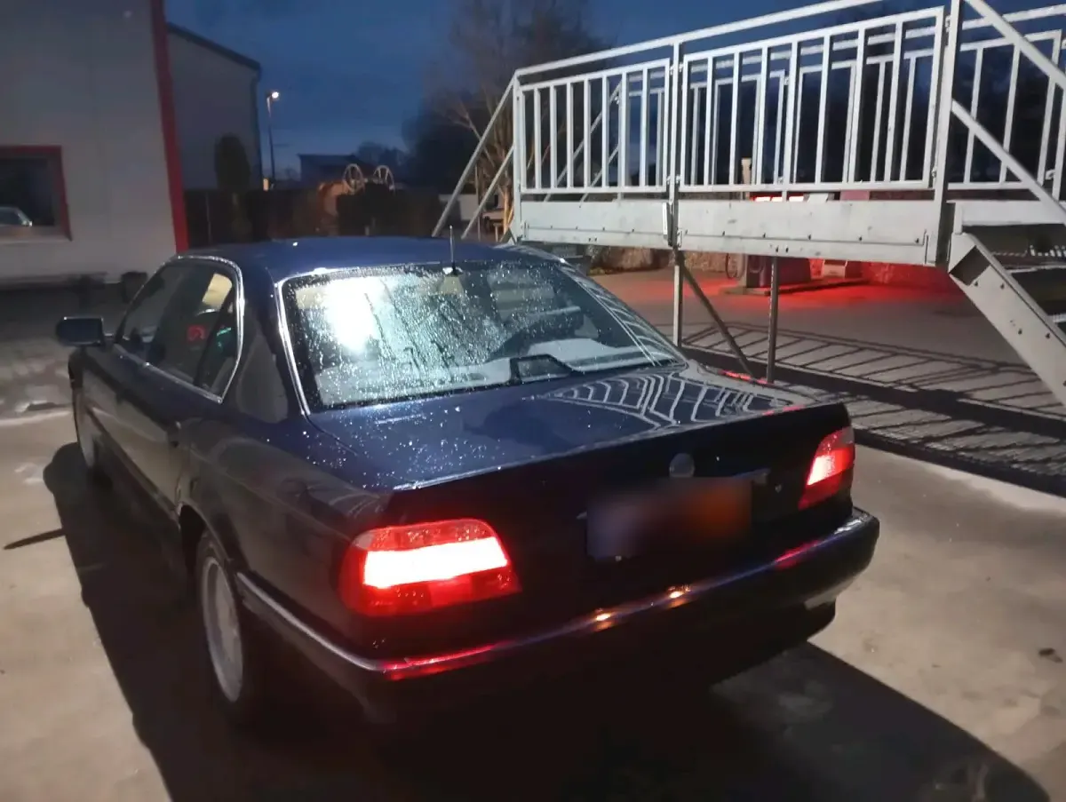 Gebraucht BMW 735 235 PS (172 kW) 1997 Blau Limousine