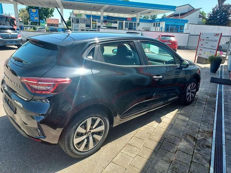 Gebraucht Mitsubishi Colt Basis 67 PS (49 kW) 2024 Schwarz Limousine