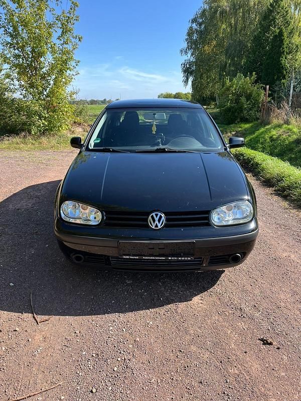 Schwarz Gebraucht 2003 VW Golf IV Kleinwagen | 1.499 € (Fairer Preis) - Bild 1/4