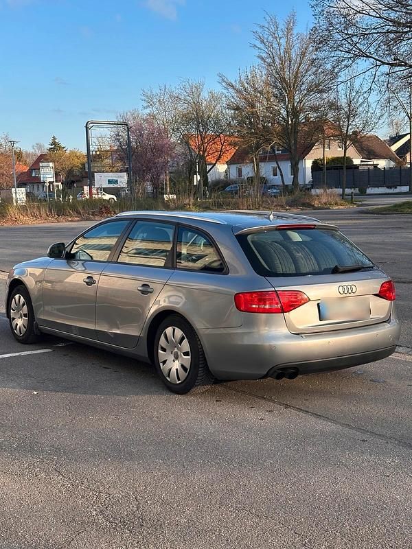 Gebraucht Audi A4 120 PS (88 kW) 2009 Grau Kombi