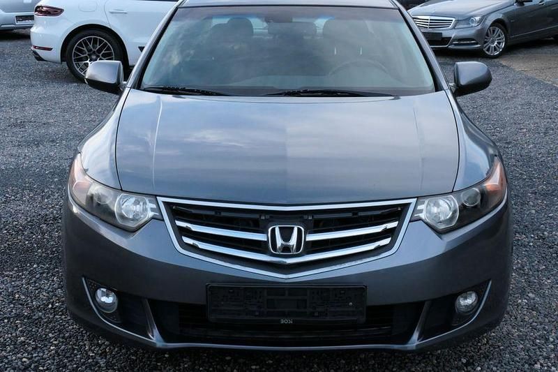 Grau Gebraucht 2011 Honda Accord Limousine | 8.400 € (Fairer Preis) - Bild 1/4