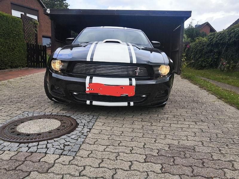 Gebraucht Ford Mustang Premium 309 PS (227 kW) 2012 Schwarz Coupé
