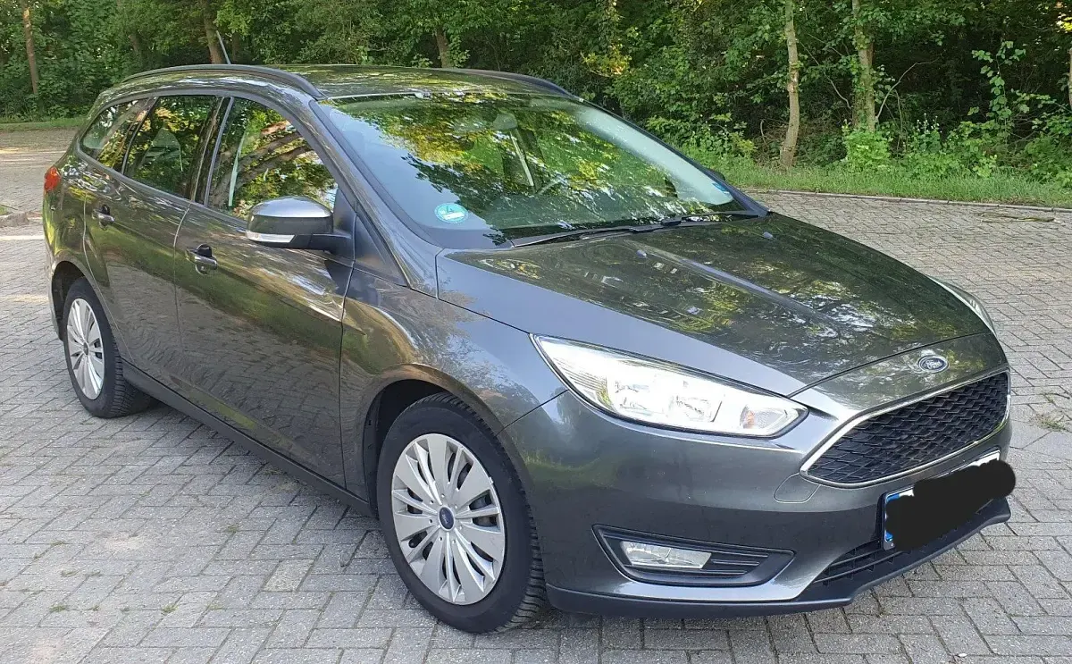 Gebraucht Ford Focus 125 PS (91 kW) 2017 Grau Kombi