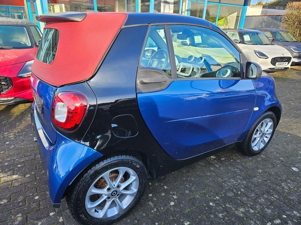 Gebraucht Smart ForTwo Cabrio Basis 90 PS (66 kW) 2017 Blau Cabrio