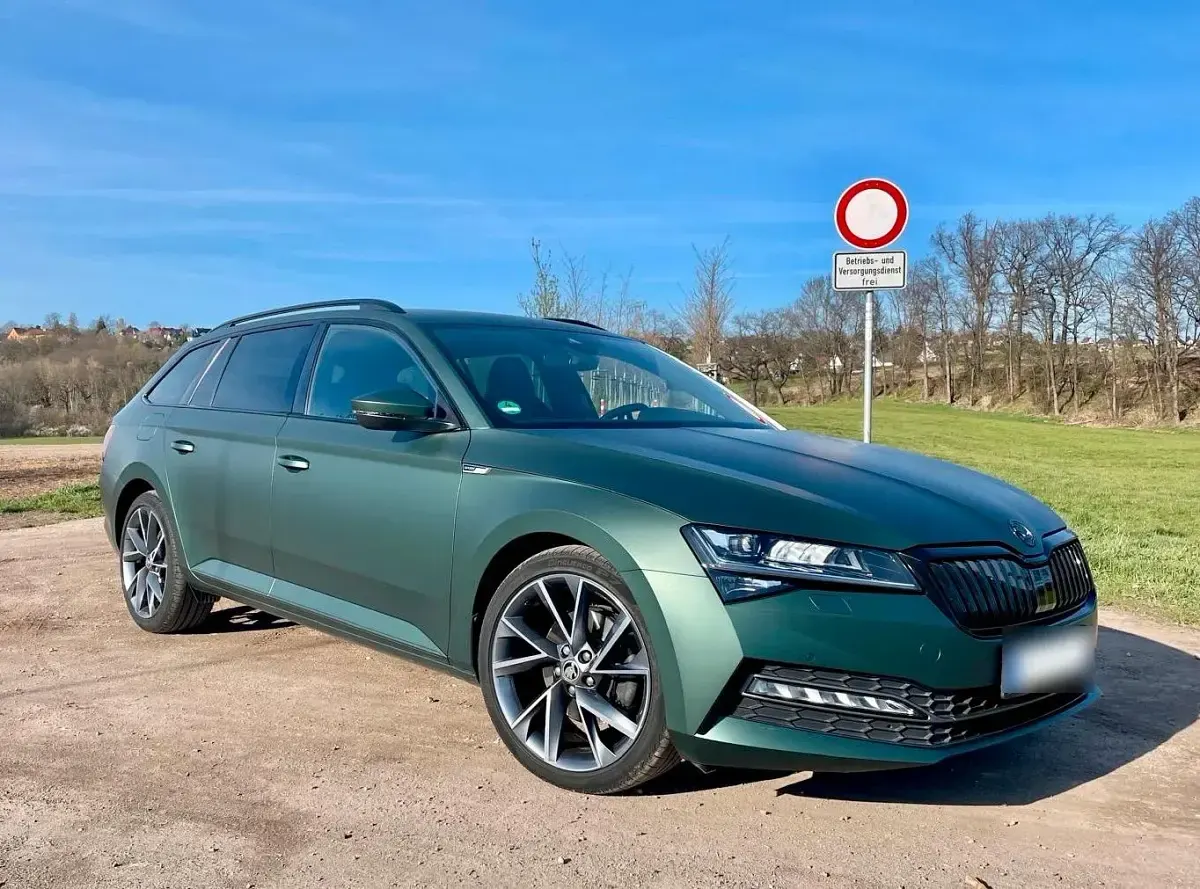 Gebraucht Skoda Superb SportLine 190 PS (139 kW) 2020 Schwarz Kombi