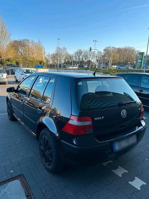Gebraucht VW Golf IV 101 PS (74 kW) 2003 Schwarz Kleinwagen