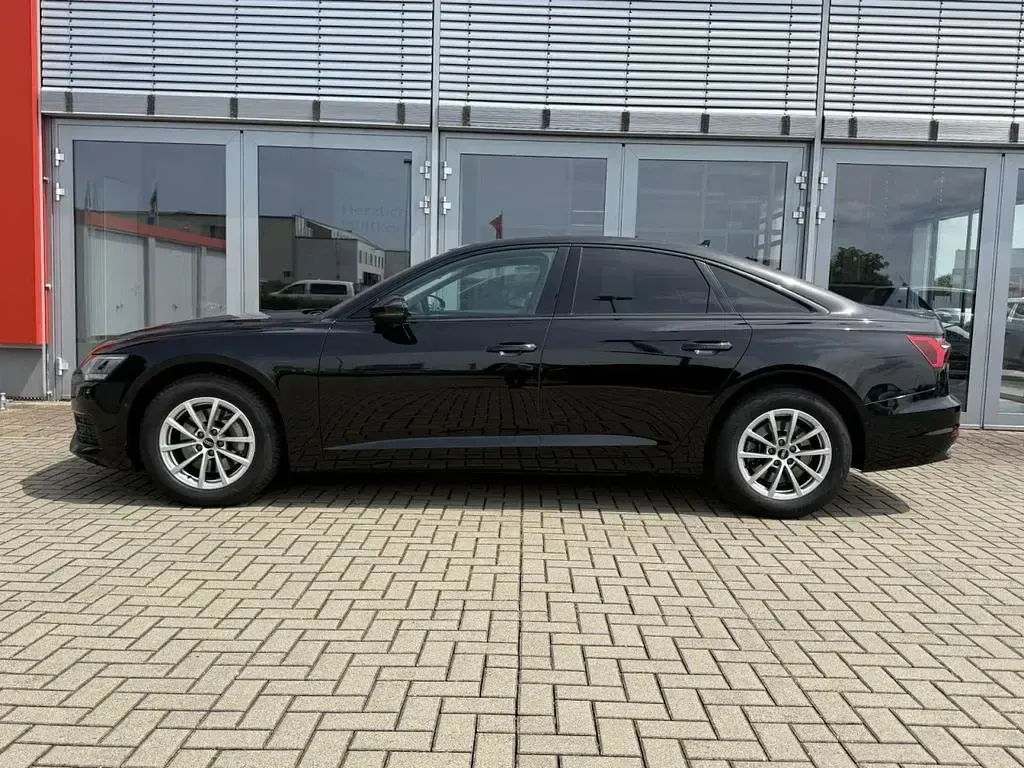 Gebraucht Audi A6 Ambiente 265 PS (194 kW) 2023 Schwarz Limousine