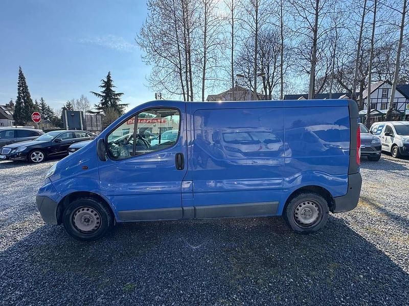 Gebraucht Opel Vivaro 90 PS (66 kW) 2010 Tintenfisch grau Van / Kleinbus