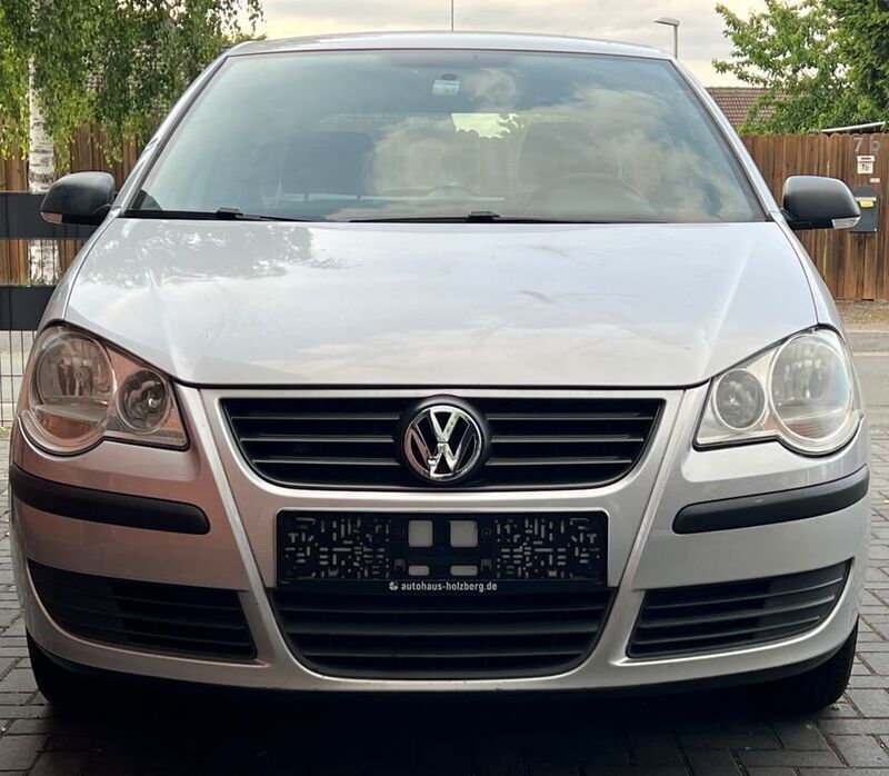 Silber Gebraucht 2006 VW Polo Trendline Limousine | 950 € (Superpreis) - Bild 1/4